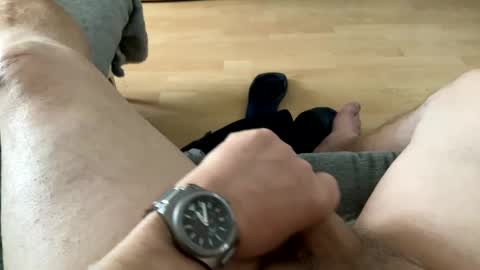 Snapshot of horny_147 chatting on 20, 12, 2024 Cum suck Me off online show from 20, 12, 2024