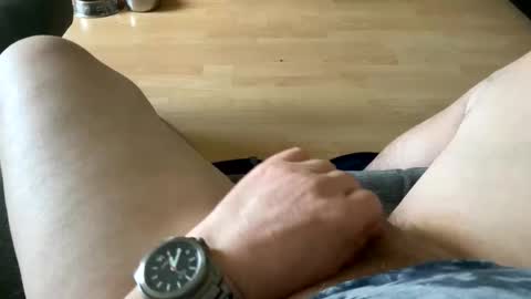 Snapshot of horny_147 chatting on 11, 5, 2026 Cum suck Me off online show from 11, 5, 2026