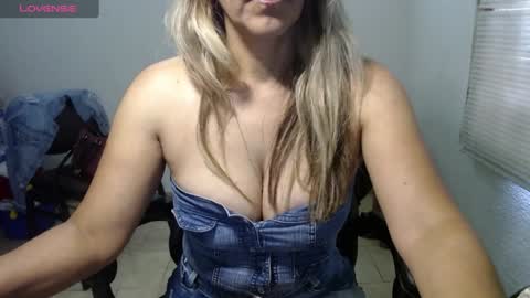 Snapshot of horny_and_daring chatting on 28, 12, 2024 horny and daring online show from 28, 12, 2024