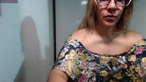 Snapshot of horny_and_daring chatting on 6, 3, 2025 horny and daring online show from 6, 3, 2025