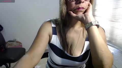 Snapshot of horny_and_daring chatting on 15, 10, 2025 horny and daring online show from 15, 10, 2025