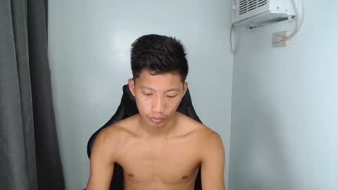 Snapshot of horny_asianmoreno chatting on 10, 9, 2025 ROGER online show from 10, 9, 2025