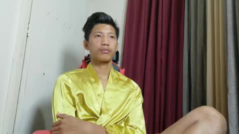 Snapshot of horny_asianmoreno chatting on 8, 11, 2025 ROGER online show from 8, 11, 2025