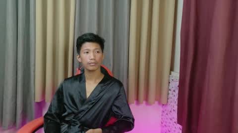Snapshot of horny_asianmoreno chatting on 10, 11, 2025 ROGER online show from 10, 11, 2025
