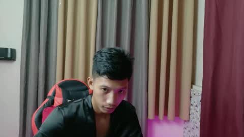 Snapshot of horny_asianmoreno chatting on 24, 11, 2025 ROGER online show from 24, 11, 2025