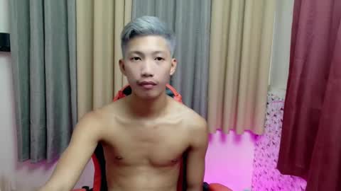 Snapshot of horny_asianmoreno chatting on 1, 12, 2025 ROGER online show from 1, 12, 2025