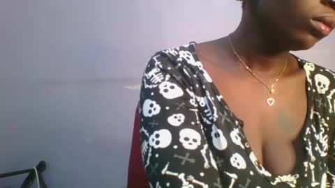 Snapshot of horny_hearts chatting on 22, 10, 2025 phanice online show from 22, 10, 2025