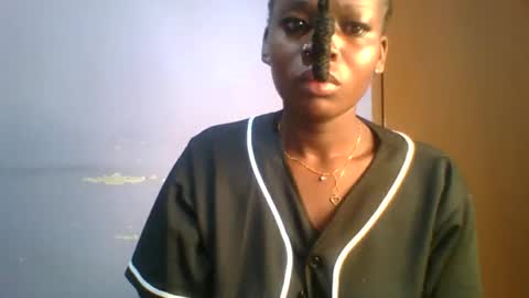 Snapshot of horny_hearts chatting on 27, 10, 2025 phanice online show from 27, 10, 2025