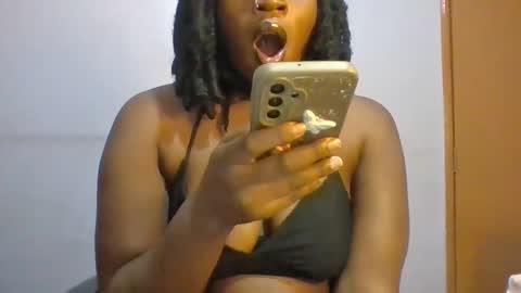 Snapshot of horny_hearts chatting on 18, 5, 2026 phanice online show from 18, 5, 2026