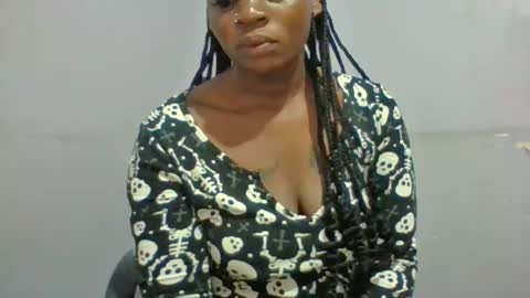 Snapshot of horny_hearts chatting on 1, 6, 2026 phanice online show from 1, 6, 2026