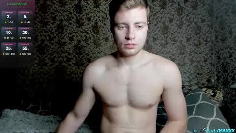 Snapshot of hornyblondieboyy chatting on 16, 12, 2025 Max online show from 16, 12, 2025