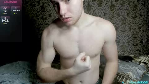 Snapshot of hornyblondieboyy chatting on 19, 12, 2025 Max online show from 19, 12, 2025