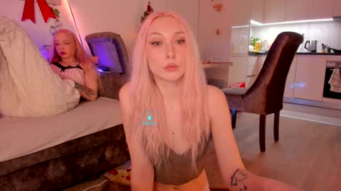 Snapshot of hornybunnys chatting on 2, 1, 2025 Alex and Rosie online show from 2, 1, 2025