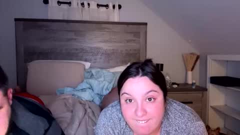 Snapshot of hornycouple123879935 chatting on 17, 10, 2025 BellaBrianx online show from 17, 10, 2025