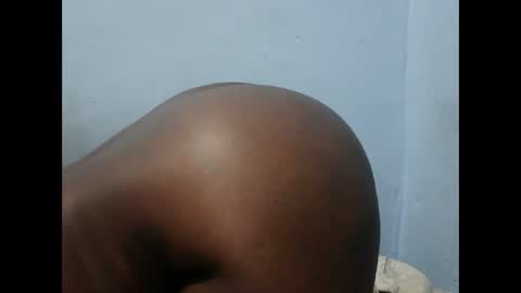 Snapshot of hornydrop_ chatting on 25, 10, 2025 hornydrop_ online show from 25, 10, 2025