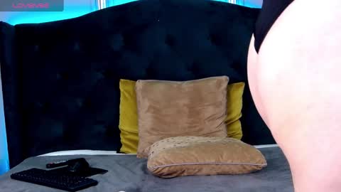 Snapshot of hornygirllx chatting on 18, 2, 2025 AshlineKatte online show from 18, 2, 2025