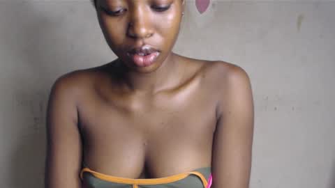 Snapshot of hornyslut_xx chatting on 21, 5, 2026 Bella online show from 21, 5, 2026