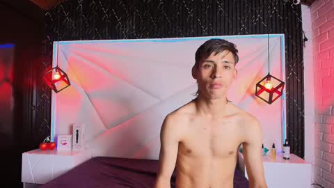 Snapshot of horus_at chatting on 5, 1, 2025 horus_at online show from 5, 1, 2025