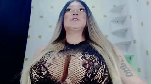 YOUR MAJESTY LUCY PEARL online show from 28, 1, 2025