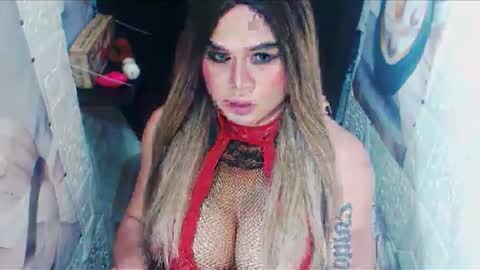 YOUR MAJESTY LUCY PEARL online show from 14, 12, 2025