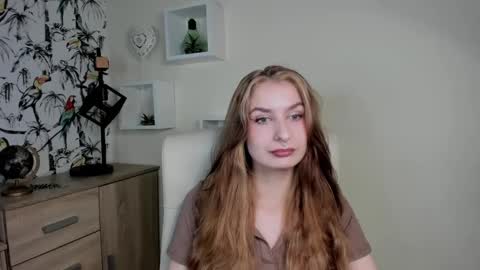 Snapshot of hot_1nina chatting on 25, 9, 2025 NINA online show from 25, 9, 2025