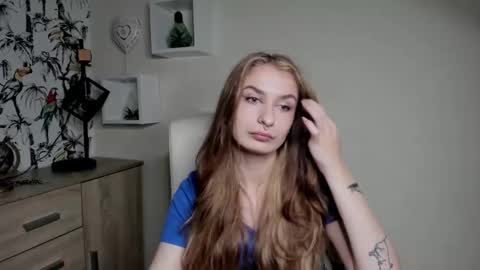 Snapshot of hot_1nina chatting on 30, 9, 2025 NINA online show from 30, 9, 2025