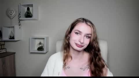 Snapshot of hot_1nina chatting on 27, 10, 2025 NINA online show from 27, 10, 2025