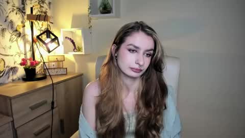 Snapshot of hot_1nina chatting on 24, 11, 2025 NINA online show from 24, 11, 2025