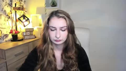 Snapshot of hot_1nina chatting on 28, 11, 2025 NINA online show from 28, 11, 2025