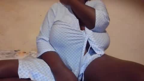 Snapshot of hot_alynn chatting on 18, 10, 2025 ALLYN online show from 18, 10, 2025