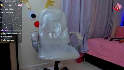 VALENTINA online show from 5, 1, 2025