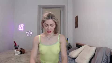 Snapshot of hot_berry69 chatting on 8, 2, 2025 Dashka online show from 8, 2, 2025