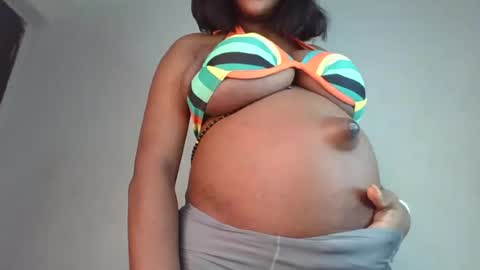Snapshot of hot_choccoolate chatting on 28, 7, 2026 Zarah online show from 28, 7, 2026