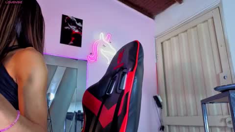 Snapshot of hot_destinyk chatting on 5, 2, 2026 destinyk online show from 5, 2, 2026