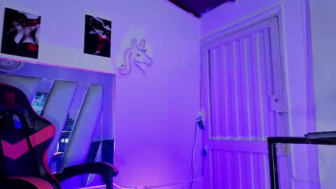 Snapshot of hot_destinyk chatting on 26, 6, 2026 destinyk online show from 26, 6, 2026