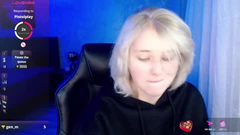 Snapshot of hot_isa7 chatting on 11, 12, 2024 Yunona online show from 11, 12, 2024