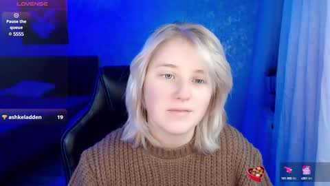 Snapshot of hot_isa7 chatting on 13, 12, 2024 Yunona online show from 13, 12, 2024