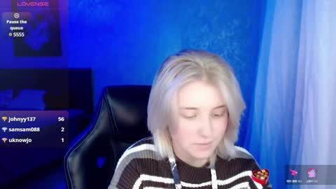 Snapshot of hot_isa7 chatting on 19, 12, 2024 Yunona online show from 19, 12, 2024