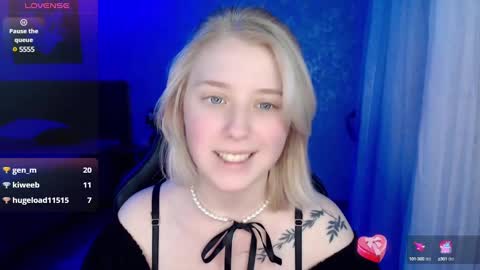 Snapshot of hot_isa7 chatting on 23, 12, 2024 Yunona online show from 23, 12, 2024