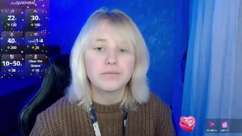 Snapshot of hot_isa7 chatting on 4, 1, 2025 Yunona online show from 4, 1, 2025