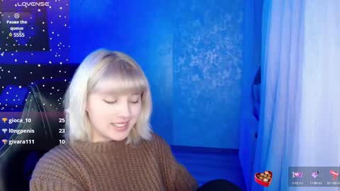 Snapshot of hot_isa7 chatting on 5, 1, 2025 Yunona online show from 5, 1, 2025