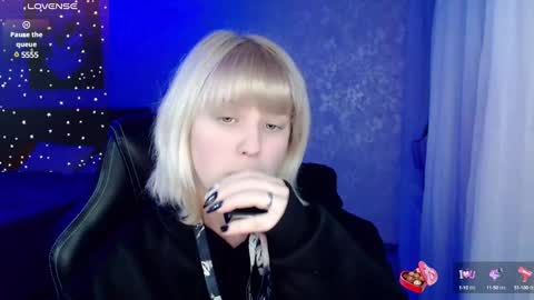 Snapshot of hot_isa7 chatting on 5, 1, 2025 Yunona online show from 5, 1, 2025