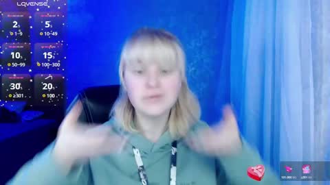 Snapshot of hot_isa7 chatting on 6, 1, 2025 Yunona online show from 6, 1, 2025