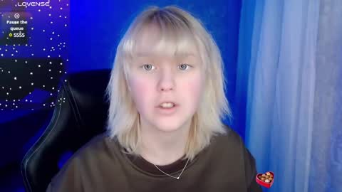 Snapshot of hot_isa7 chatting on 8, 1, 2025 Yunona online show from 8, 1, 2025