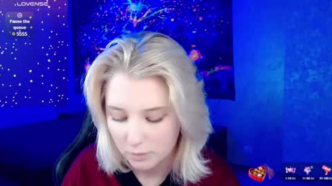 Snapshot of hot_isa7 chatting on 4, 2, 2025 Yunona online show from 4, 2, 2025