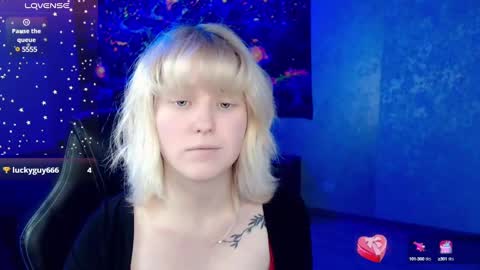 Snapshot of hot_isa7 chatting on 5, 2, 2025 Yunona online show from 5, 2, 2025