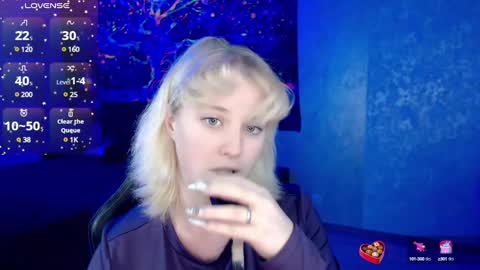 Snapshot of hot_isa7 chatting on 15, 2, 2025 Yunona online show from 15, 2, 2025