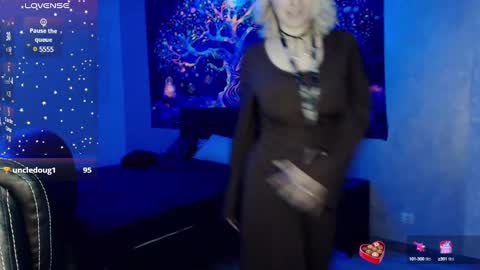 Snapshot of hot_isa7 chatting on 18, 2, 2025 Yunona online show from 18, 2, 2025