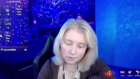 Snapshot of hot_isa7 chatting on 4, 3, 2025 Yunona online show from 4, 3, 2025