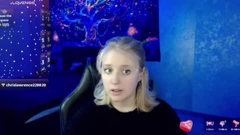 Snapshot of hot_isa7 chatting on 12, 3, 2025 Yunona online show from 12, 3, 2025